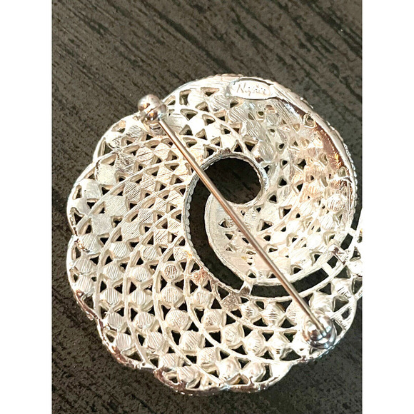 Vintage Napier Brooch Scarf Pin Swirl Clear Rhinestone Silver Tone SIGNED - Picture 3 of 3